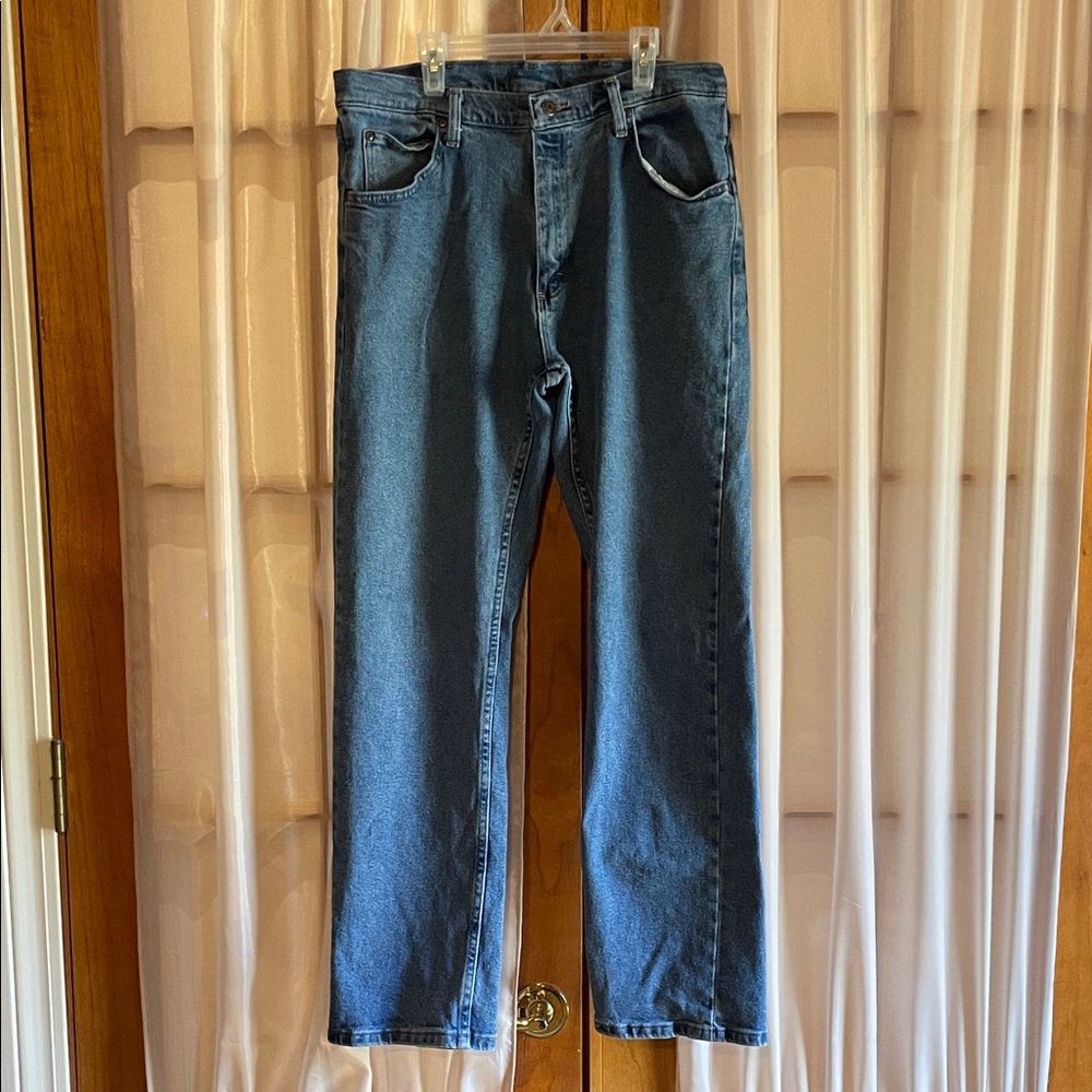Wrangler Men's Classic Straight Denim Jeans